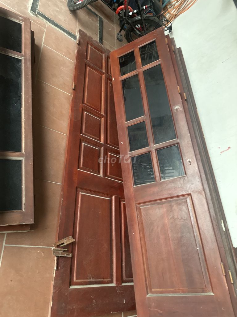 Cửa đi gỗ sồi nâu đã sử dụng. Mua bán Nội thất, đồ gia dụng khác tại Huyện Quốc Oai Hà Nội được đăng bởi Tên chưa cung cấp hình 1