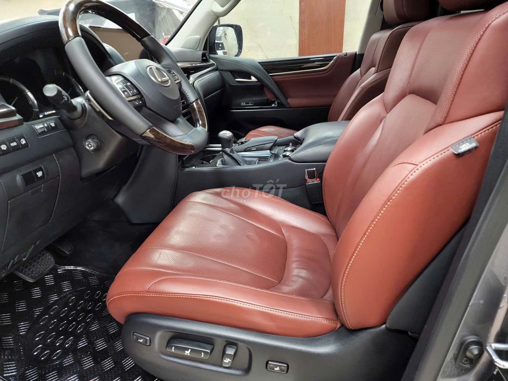 Lexus LX570 hàng Mỹ cực mới 95%, nhà trùm mền. Mua bán Ô tô tại Quận 10 Tp Hồ Chí Minh được đăng bởi Mỹ Linh hình 13