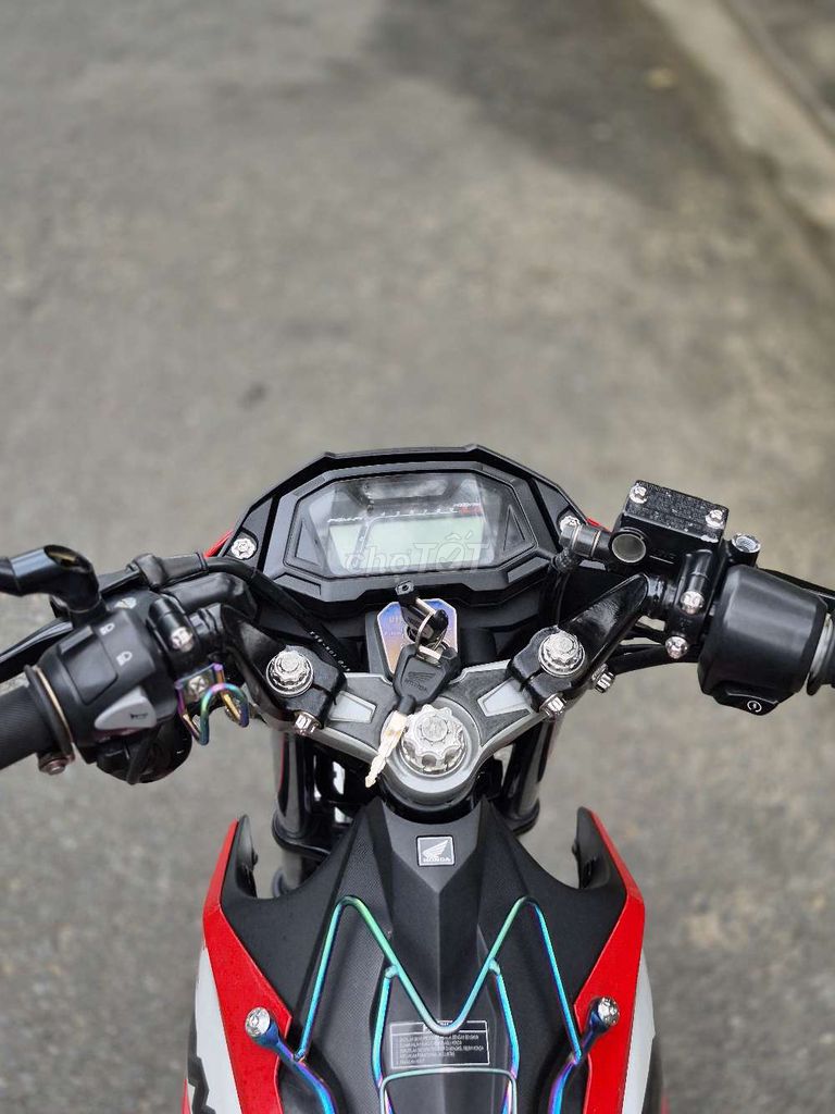 Honda Sonic 150 siêu cọp dán keo nguyên xe, 2 khóa. Mua bán Xe máy tại Quận Liên Chiểu Đà Nẵng được đăng bởi Cuong hình 5