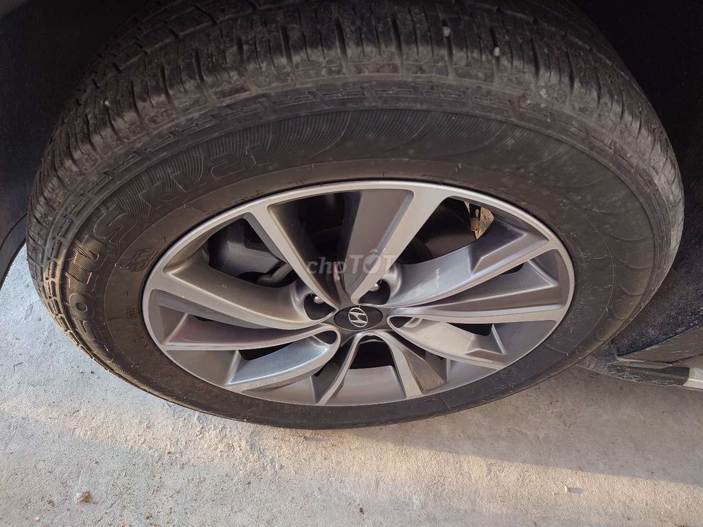 Santafe 2.2L tiêu chuẩn. Mua bán Ô tô tại Thành phố Long Xuyên An Giang được đăng bởi hura hình 4