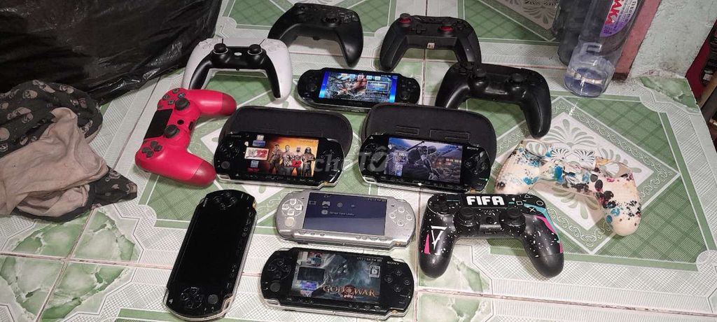 Ps vita 1000 hácfu thė 32g zin và psp 1k2k3k hácfu