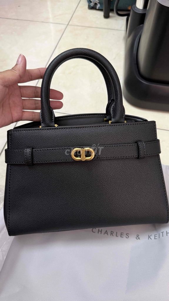 Túi xách Charles & Keith Da Đen Nữ Mới. Mua bán Túi xách tại Quận 5 Tp Hồ Chí Minh được đăng bởi Wendy  hình 1
