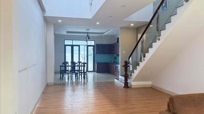 Nhà Nguyên Căn Mặt Tiền Phù hợp Kinh Doanh Gia Đình Ở