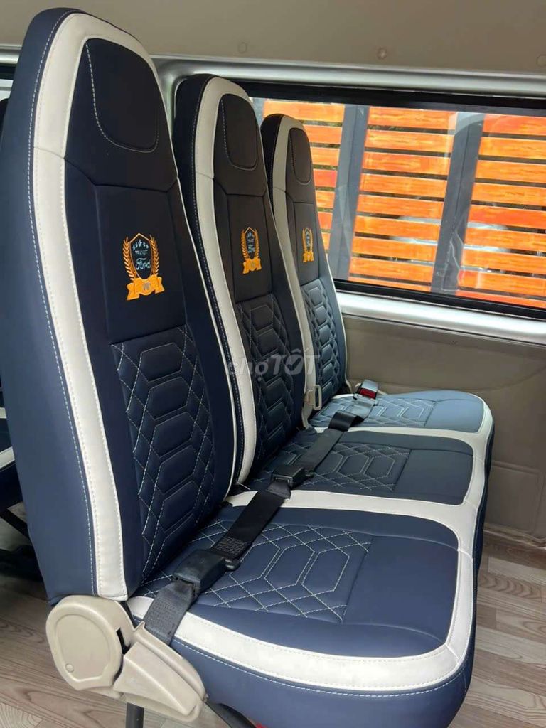 Ford Transit 16 chỗ Vàng cát. Mua bán Phương tiện khác tại Quận Long Biên Hà Nội được đăng bởi Ngô hùng hình 7