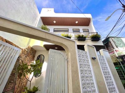 Bán nhà 2 mặt kiệt mới 100% 3ty550 kiệt Tôn Đản. Mua bán nhà ở tại Quận Cẩm Lệ Đà Nẵng được đăng bởi Huỳnh Nga