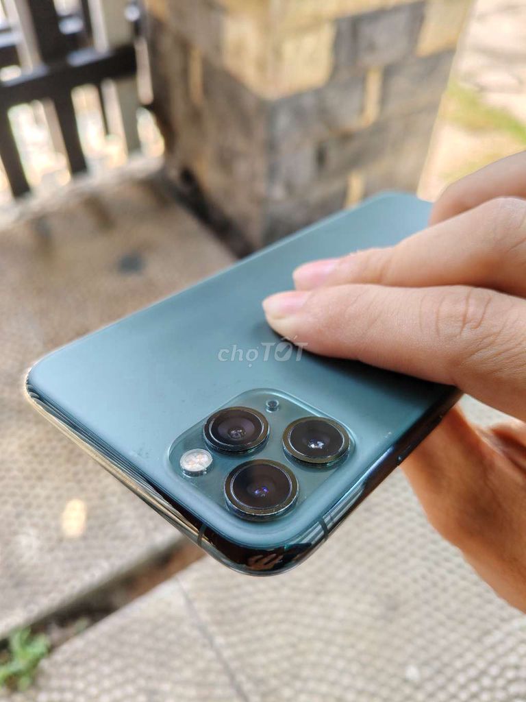 iPhone 11 Pro Max 256GB QT. Mua bán Điện thoại tại Huyện Long Thành Đồng Nai được đăng bởi Adam hình 1