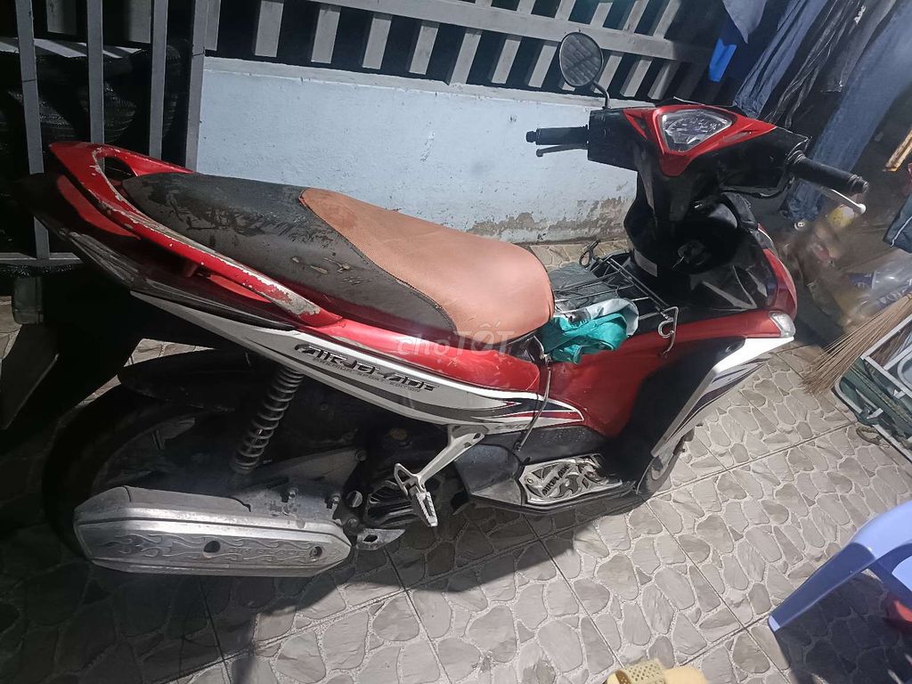 Honda Air Blade 2012 Красный