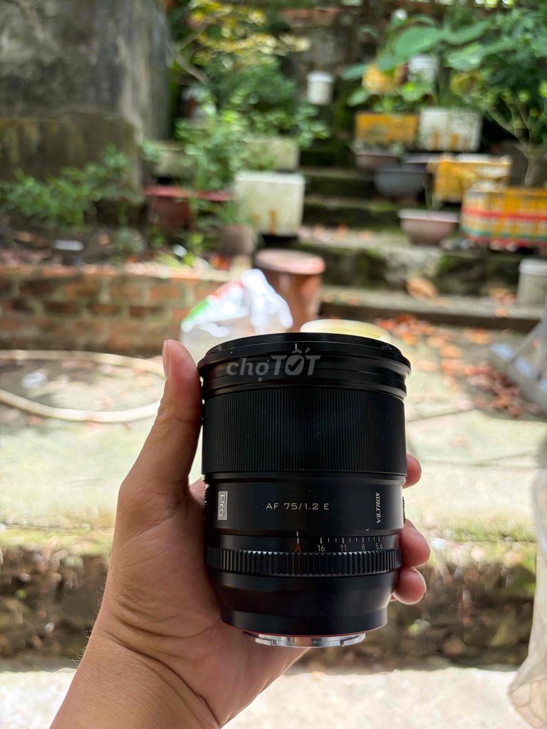 Ống kính Viltrox 75mm F1.2 Sony Đen. Mua bán Máy ảnh, Máy quay tại Thành phố Phú Quốc Kiên Giang được đăng bởi Trung hình 1
