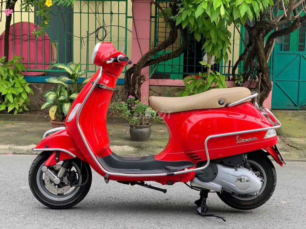 🌈Xe Vespa màu đỏ  dán keo mới  len ken 95 %. Mua bán Xe máy tại Thành phố Thủ Đức Tp Hồ Chí Minh được đăng bởi Nguyễn Thanh Bình hình 4