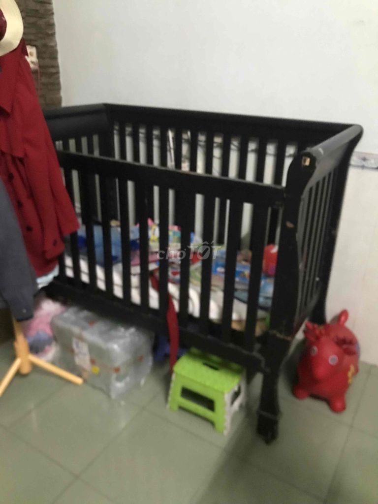 Cũi em bé Gỗ tự nhiên Đen. Mua bán Mẹ và bé tại Thành phố Biên Hòa Đồng Nai được đăng bởi Itachi hình 1