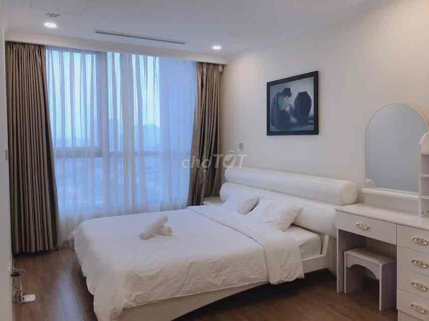 Căn hộ chung cư Vinhomes Central Park 80m2 giá 18 triệu