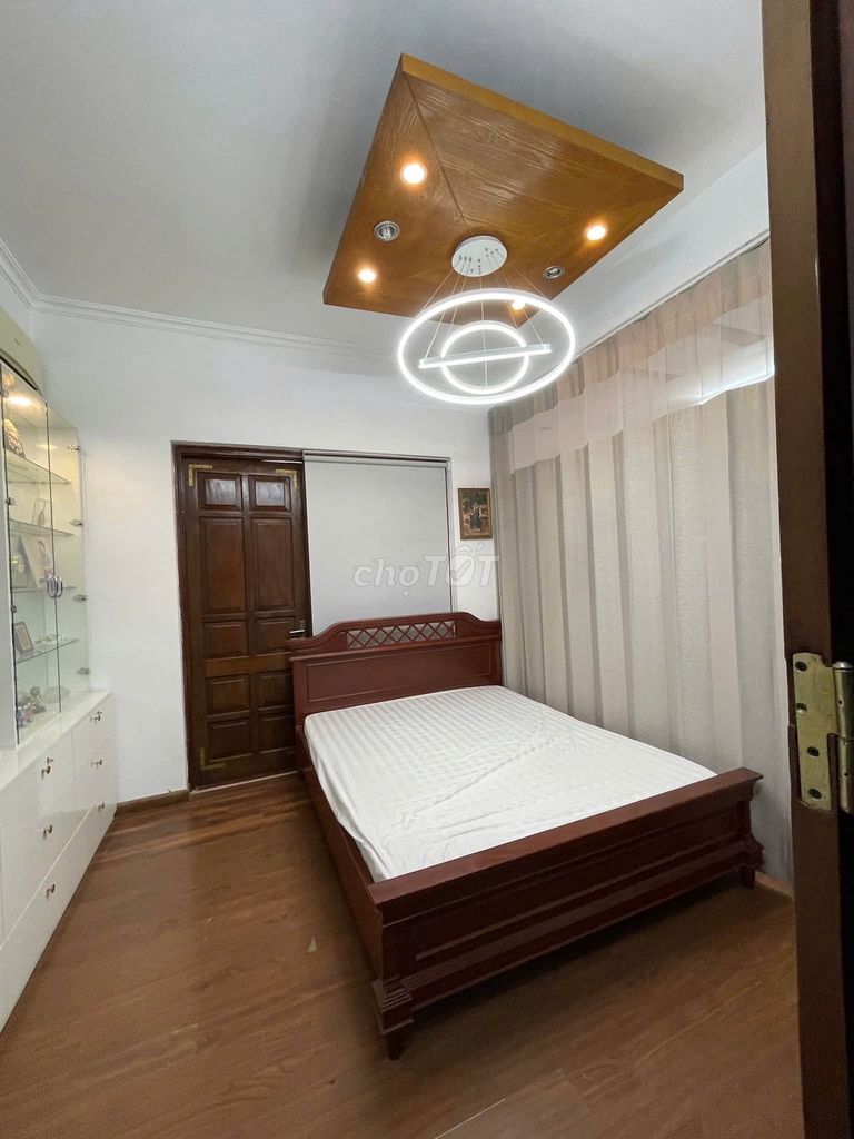 Cho thuê tầng 2 nhà 4 tầng ngõ 115 Núi Trúc, Ba Đình, Hà Nội