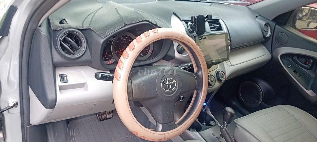 Toyota RAV4 2008 серебристый автомат 167 000 км