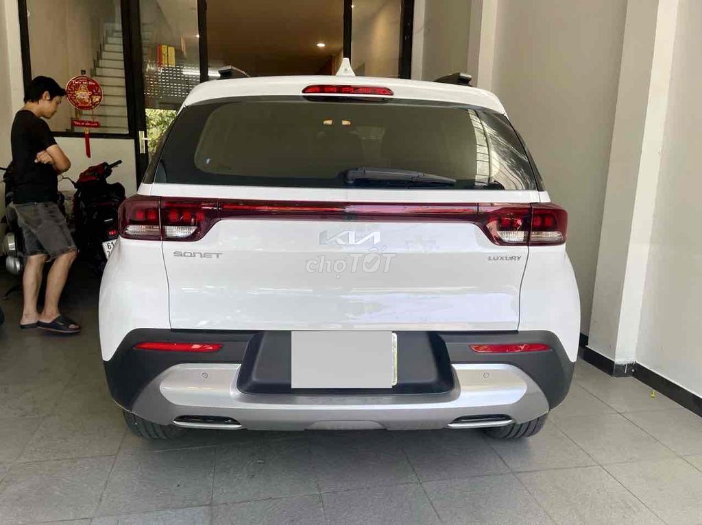 Kia Sonet 2023 - 6000 km