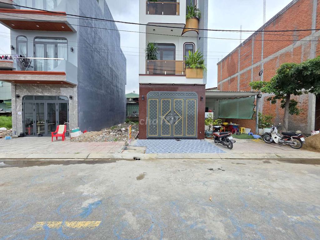 Đất tái định cư Bình Đáng ngay cổng sau Vsip1  p.Bình Hòa Thuận An
