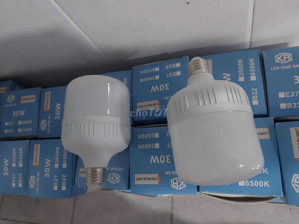 Thanh lý lỗ đèn led siêu sáng, siêu tiết kiệm 15k