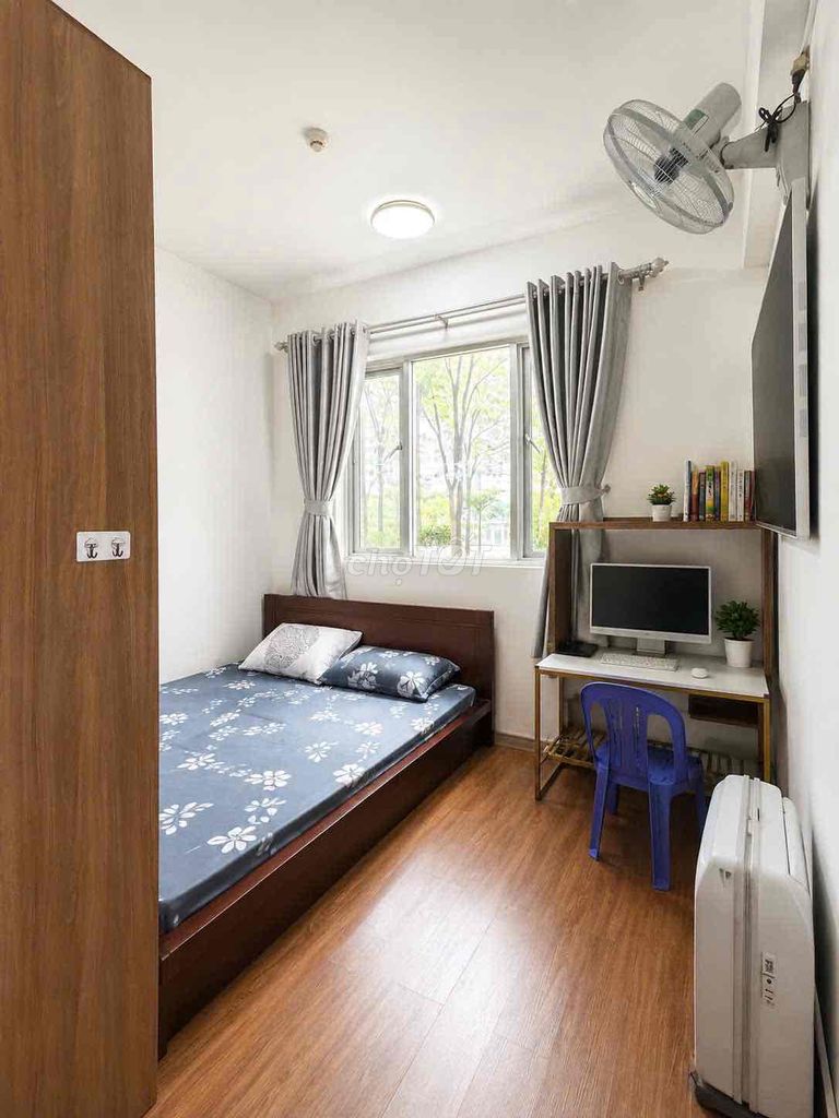 Bán nhanh căn 2PN Ruby, sổ hồng, view công viên, 4.2 tỷ