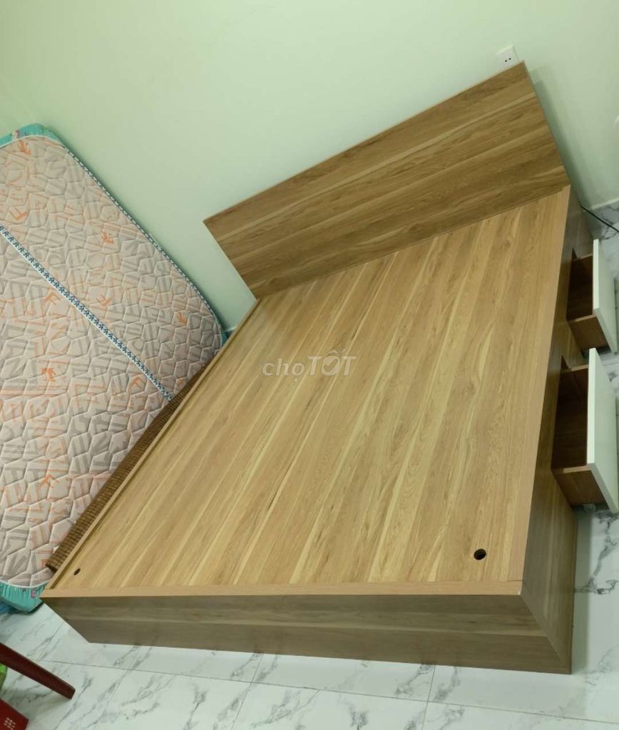 GIƯỜNG GỖ CÔNG NGHIỆP (MDF) 1M8×2M CÓ HỘP KÉO