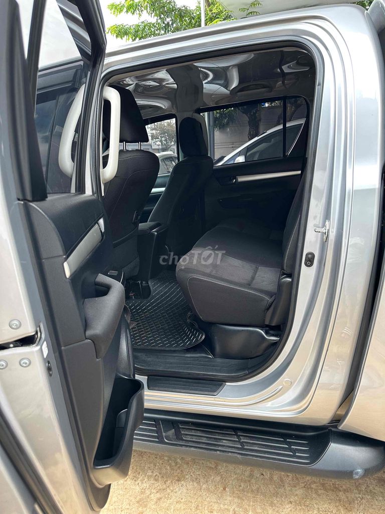 Toyota Hilux 2018 2.4G 4x4 MT - Hàng hiếm. Mua bán Ô tô tại Thành phố Buôn Ma Thuột Đắk Lắk được đăng bởi Trương Thanh hình 6