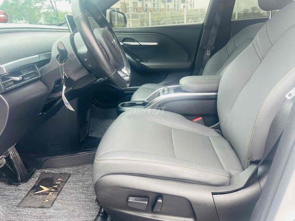 VinFast VF 6 Plus 2024 Trắng 5 vạn km. Mua bán Ô tô tại Quận Hoàng Mai Hà Nội được đăng bởi Dương Xuân Trường hình 9