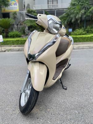 Honda Lead Vàng Smartkey năm 2017 - máy zin êm. Mua bán Xe máy tại Quận Hoàng Mai Hà Nội được đăng bởi Xe Máy Quân Oanh 