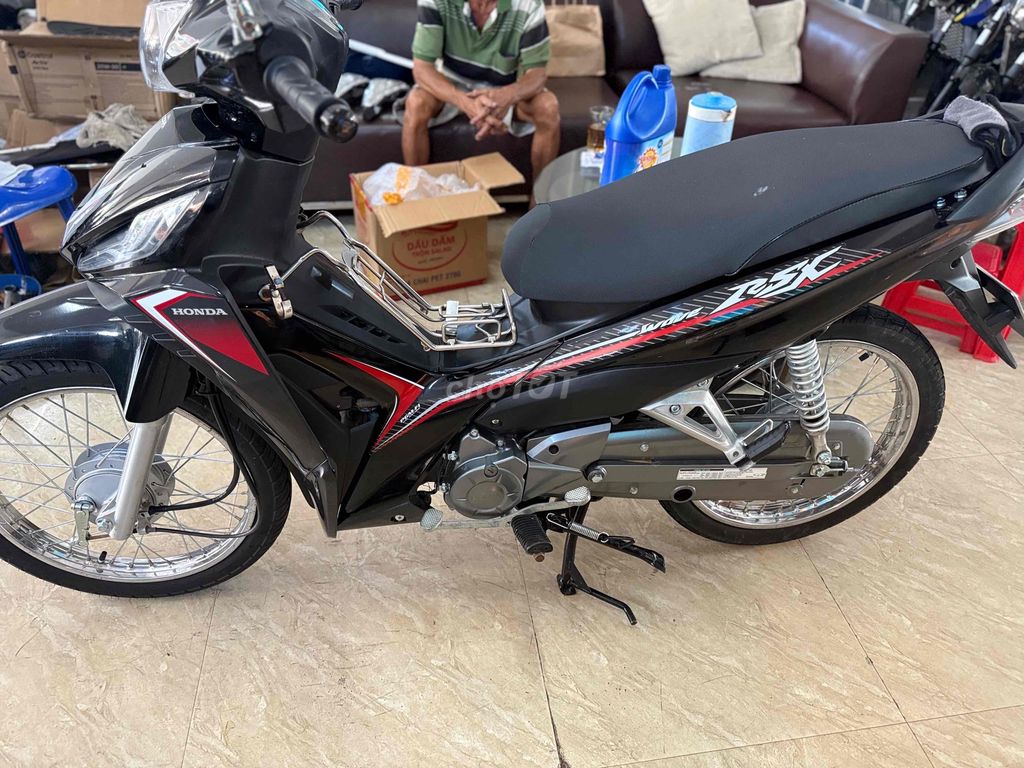 wave rsx Fi. Mua bán Xe máy tại Thành phố Buôn Ma Thuột Đắk Lắk được đăng bởi ĐàM tý hình 4