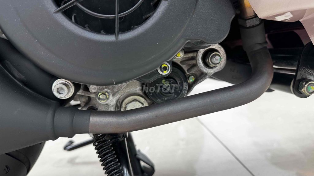 Vespa Sprint Hồng Porsche Mới như xe hãng 4300km. Mua bán Xe máy tại Quận Phú Nhuận Tp Hồ Chí Minh được đăng bởi VESPA  PIAGGIO BẢO HƯNG Vespa cũ trả góp  hình 15