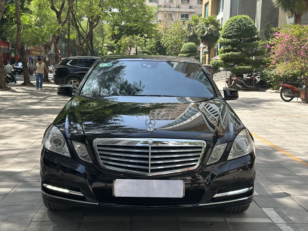 Mercedes E 300 AMG - Sản xuất: 2011