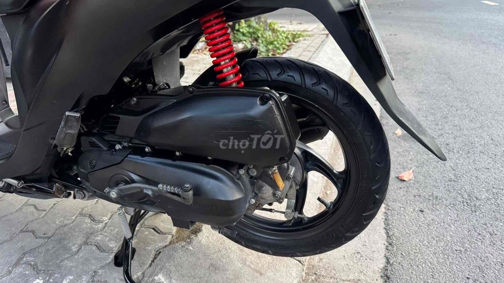 Honda Vision 2016 Đen Đỏ. Mua bán Xe máy tại Quận Bình Thạnh Tp Hồ Chí Minh được đăng bởi Quyphan hình 4