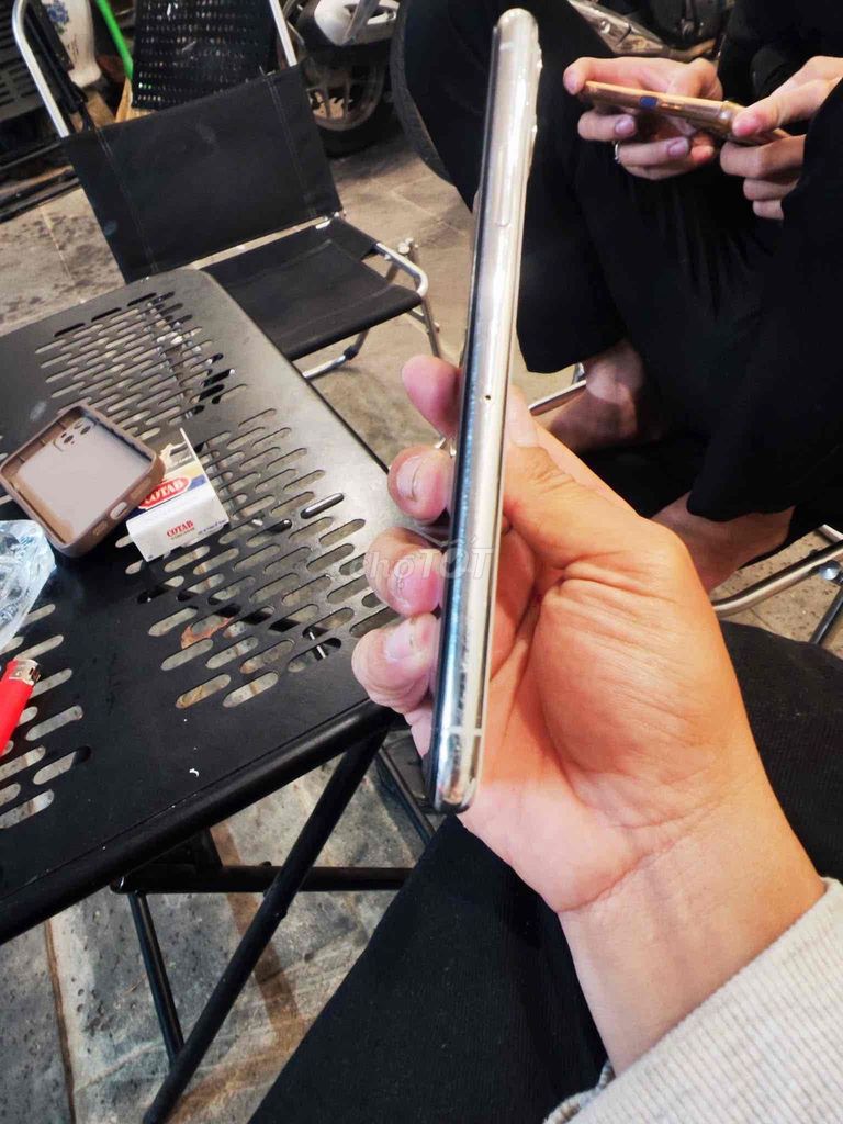 iPhone 11 Pro Max 256GB Bạc. Mua bán Điện thoại tại Thành phố Đà Lạt Lâm Đồng được đăng bởi tí ham ăn hình 1