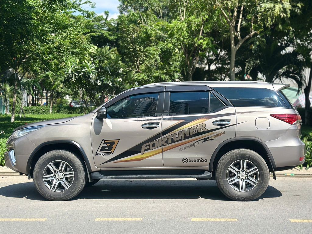 Toyota Fortuner 2020 số tự động máy dầu. Mua bán Ô tô tại Quận 12 Tp Hồ Chí Minh được đăng bởi Thu 381 hình 11