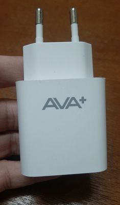 Cóc Sạc Cổng USB AVA+; (Model: TCES1); 5V-2.4A.