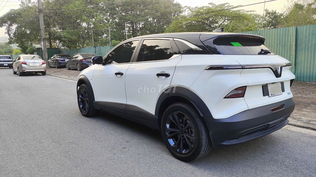 VinFast VF6 Plus 2026 Белый 10 000 км