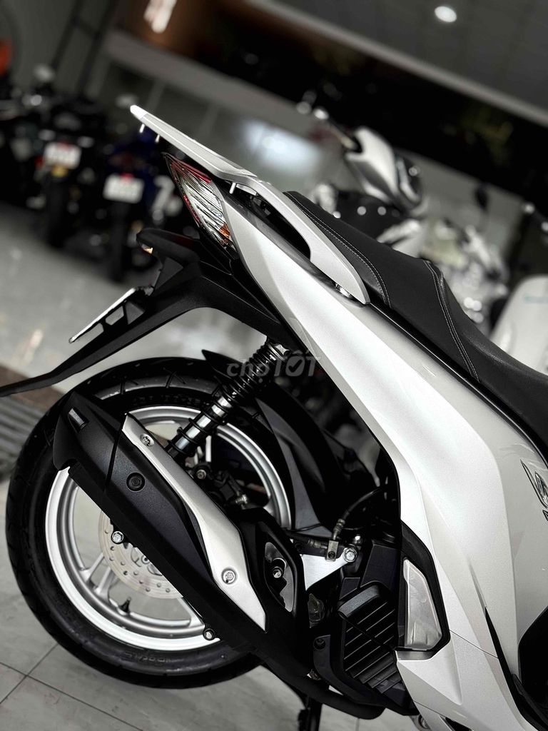 SH125i 2018 ABS Lướt chính chủ ký ( Hỗ trợ GÓP ) 🔥. Mua bán Xe máy tại Thị xã Phú Mỹ Bà Rịa - Vũng Tàu được đăng bởi Cửa Hàng Xe Máy Phú Mỹ hình 4
