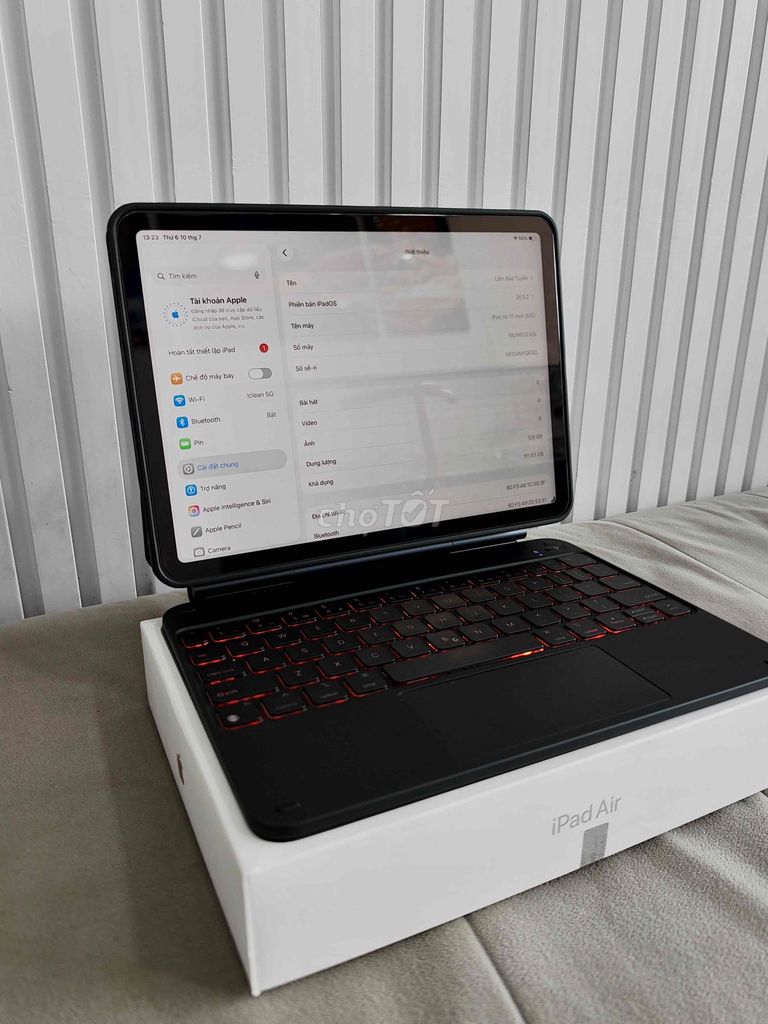 iPad Air M2 VN Fullbox kèm bàn phím + bút. Mua bán Máy tính bảng tại Quận Đống Đa Hà Nội được đăng bởi Lâm Bảo Tuyên hình 1