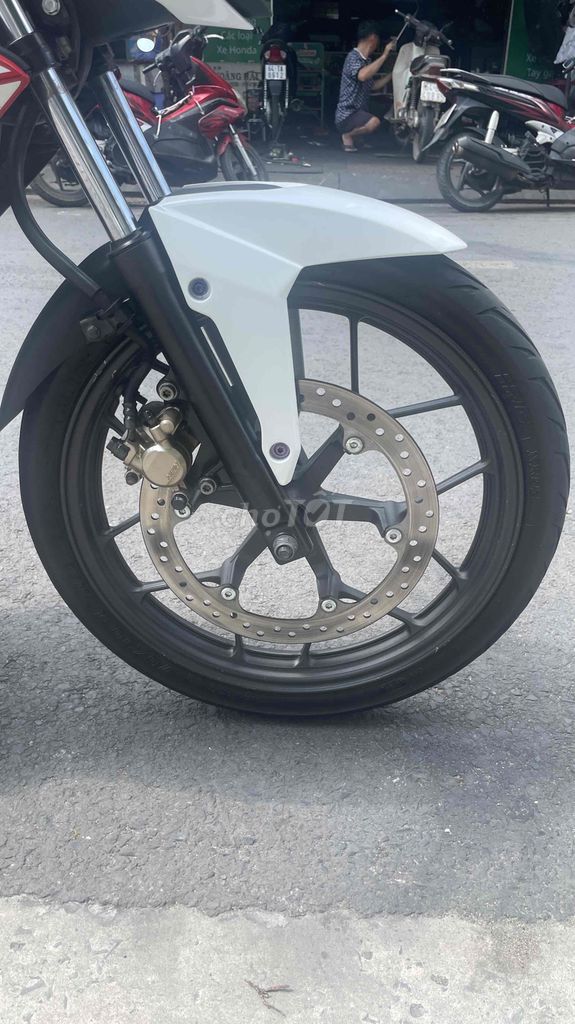 HONDA SONIC CHÍNH CHỦ XE ĐẸP MÁY ÊM ZIN. Mua bán Xe máy tại Huyện Trà Ôn Vĩnh Long được đăng bởi Cửa hàng xe Phương Linh hình 6