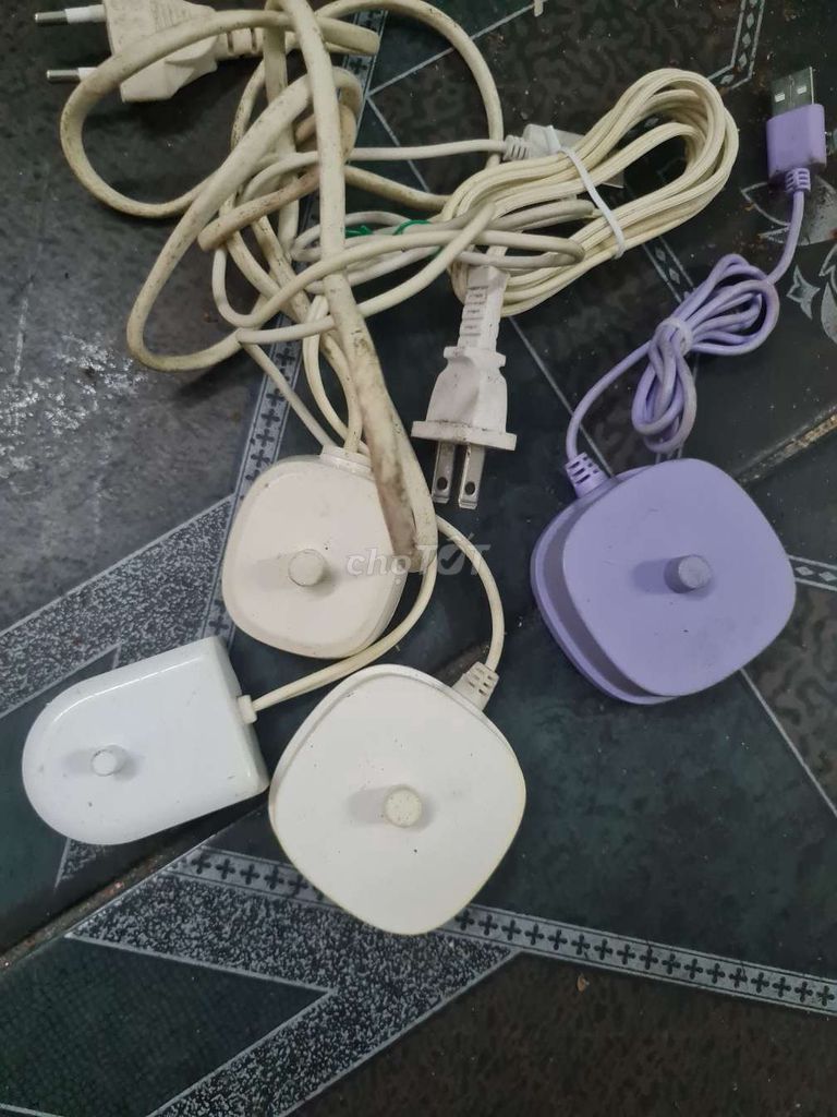 Đế sạc bàn chải/tăm nước Nhựa Trắng, Tím. Mua bán Thiết bị vệ sinh, nhà tắm tại Quận 3 Tp Hồ Chí Minh được đăng bởi Sơn hình 1