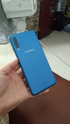 Samsung Galaxy A7 2018 RAM 4GB. Máy Zin màn k ám,