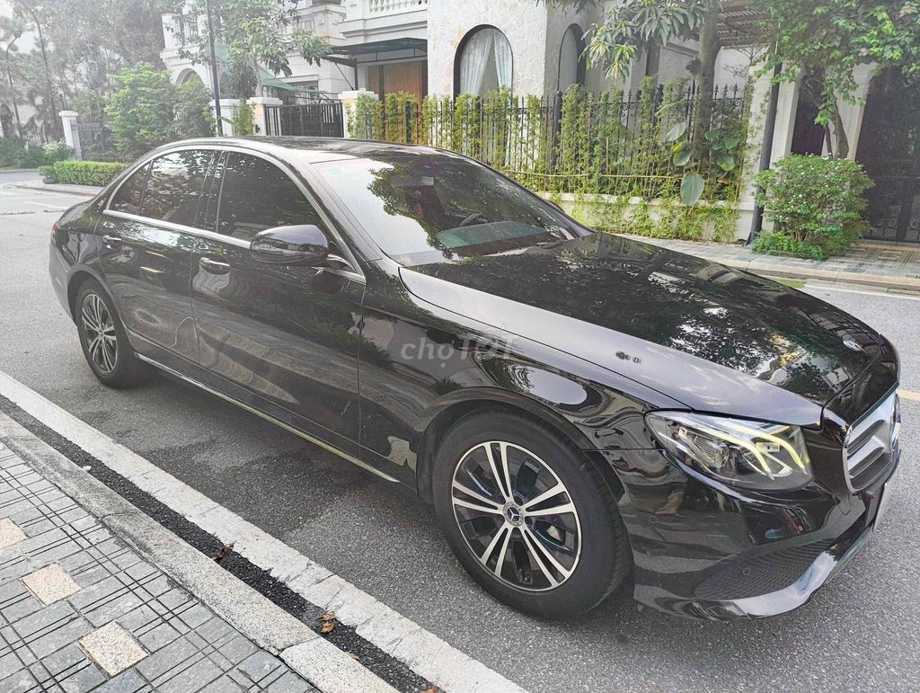 Mercedes Benz E Class 2020 - 50000 km. Mua bán Ô tô tại Quận Bắc Từ Liêm Hà Nội được đăng bởi Hiếu Vũ hình 1