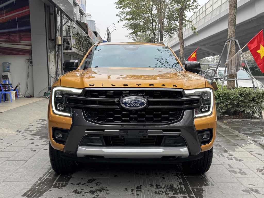 CẦN BÁN FORD EVEREST WITRACK 4x4 MODEL 2024