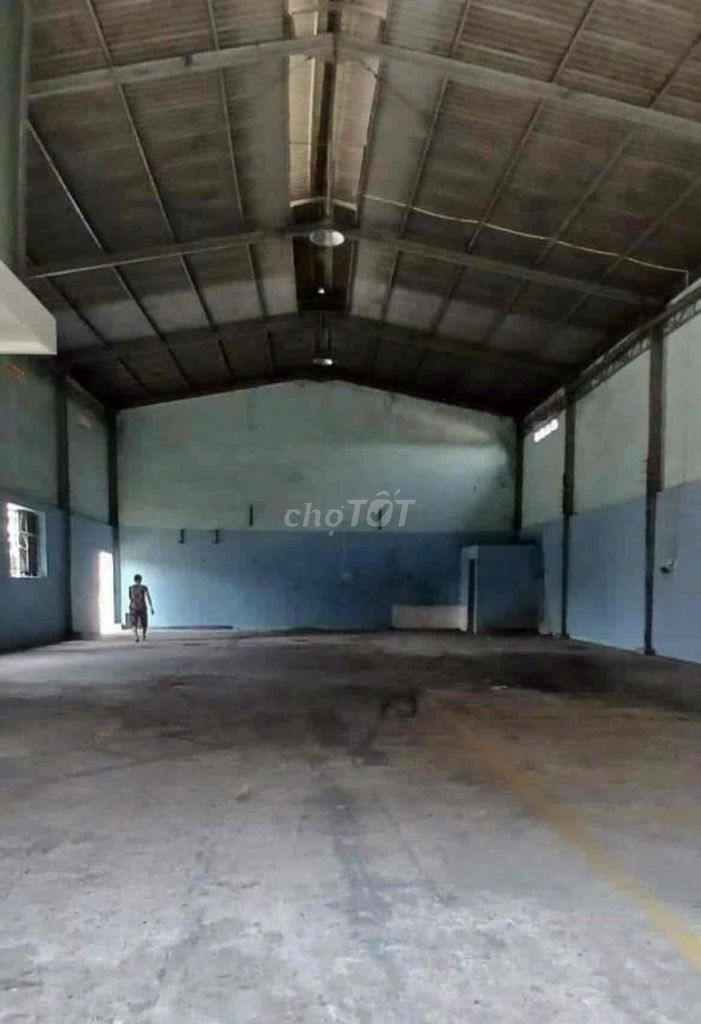 Kho xưởng 800m2 điện 3 pha có văn phòng hẻm tải