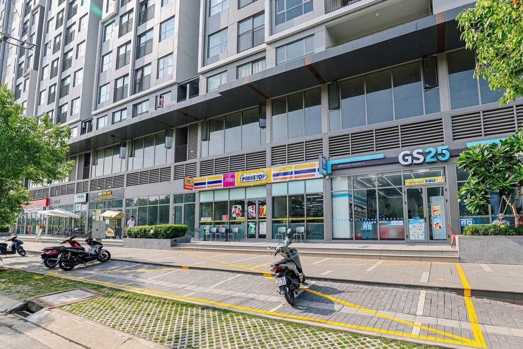 Bán Gấp SHOPHOUSE Mặt Tiền Giá 7.4x Tỉ ,DT 107m2, Mặt Chính WESTGATE