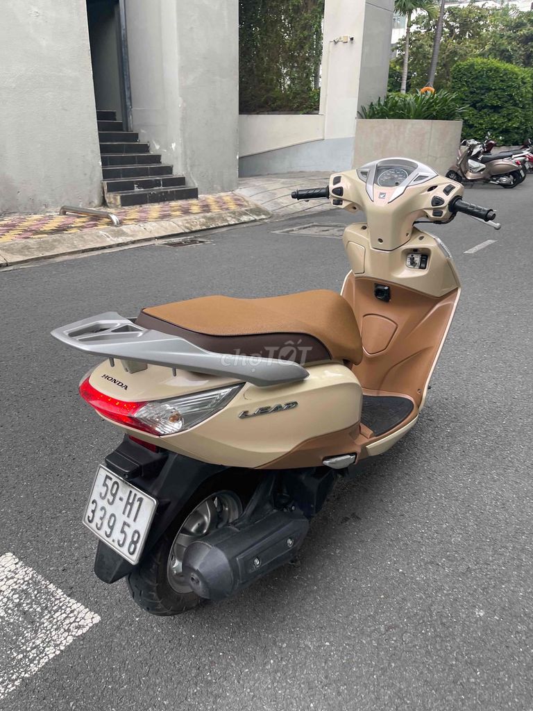 Оригинальное кремовое золото Honda Lead 125 2014