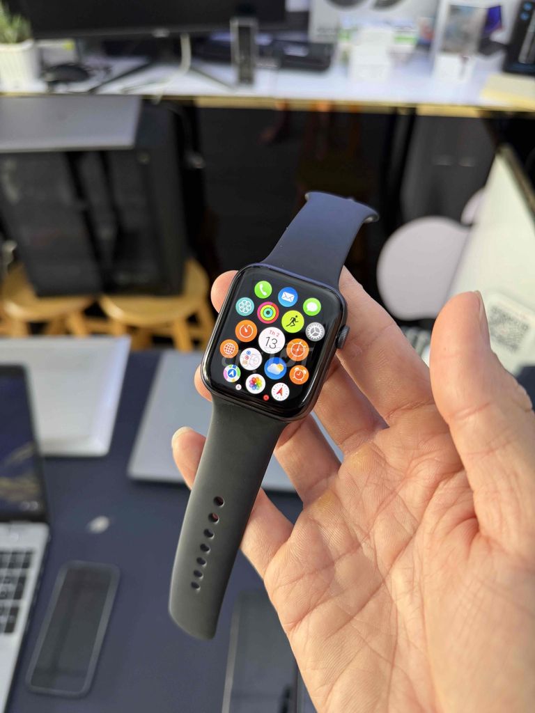 Apple Watch Series 5 GPS 44mm Đen. Mua bán Thiết bị đeo thông minh tại Thành phố Thủ Dầu Một Bình Dương được đăng bởi Ngọc Tây Tech hình 1