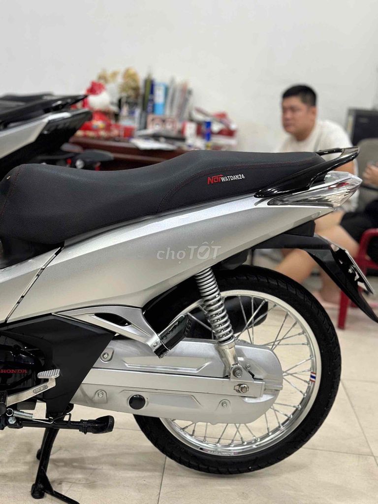 Honda Future 2012 Bạc. Mua bán Xe máy tại Quận 6 Tp Hồ Chí Minh được đăng bởi Cửa Hàng Xe Máy Hoà Bùi hình 9