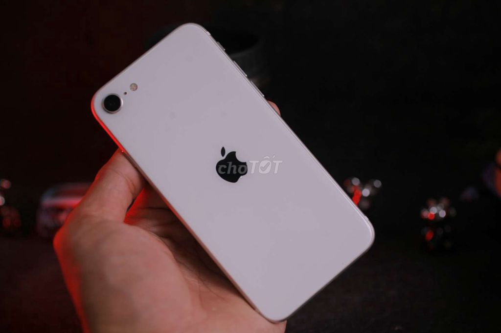 Apple iPhone SE 2020 128GB Trắng. Mua bán Điện thoại tại Quận Hoàng Mai Hà Nội được đăng bởi Trần Viết Anh AT Mobile Hitech  766 Gbike  hình 1