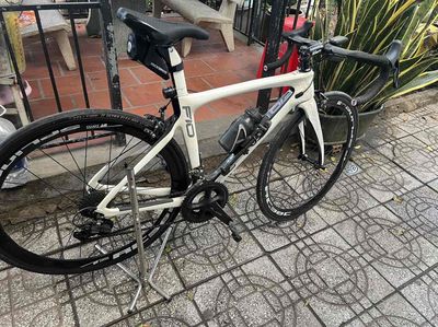 Lên đời chia lại xe đạp Pinarello sườn full carbon