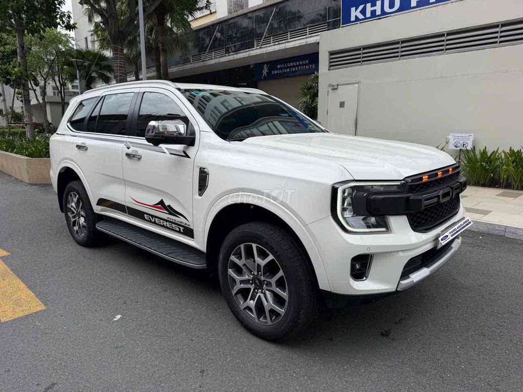 Ford Everest Titanium 4x2 2024 Официальная гарантия