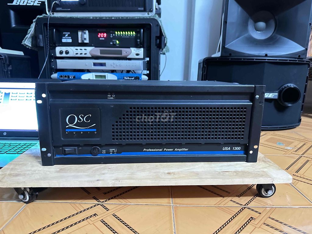 Cục đẩy QSC USA 1300 Đen. Mua bán Tivi, Âm thanh tại Huyện Phú Tân An Giang được đăng bởi Tân Audio hình 1
