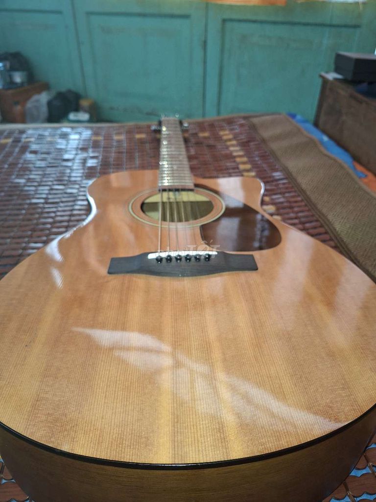 Đàn guitar acoustic Yamaha FS100C. Mua bán Nhạc cụ tại Quận 6 Tp Hồ Chí Minh được đăng bởi Trần Trí hình 1